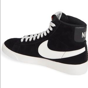 Nike Women’s Blazer Mid Vintage (Black)